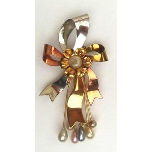 1940s Retro Era Mixed Metal Ribbon Floral Brooch with Faux Pearls